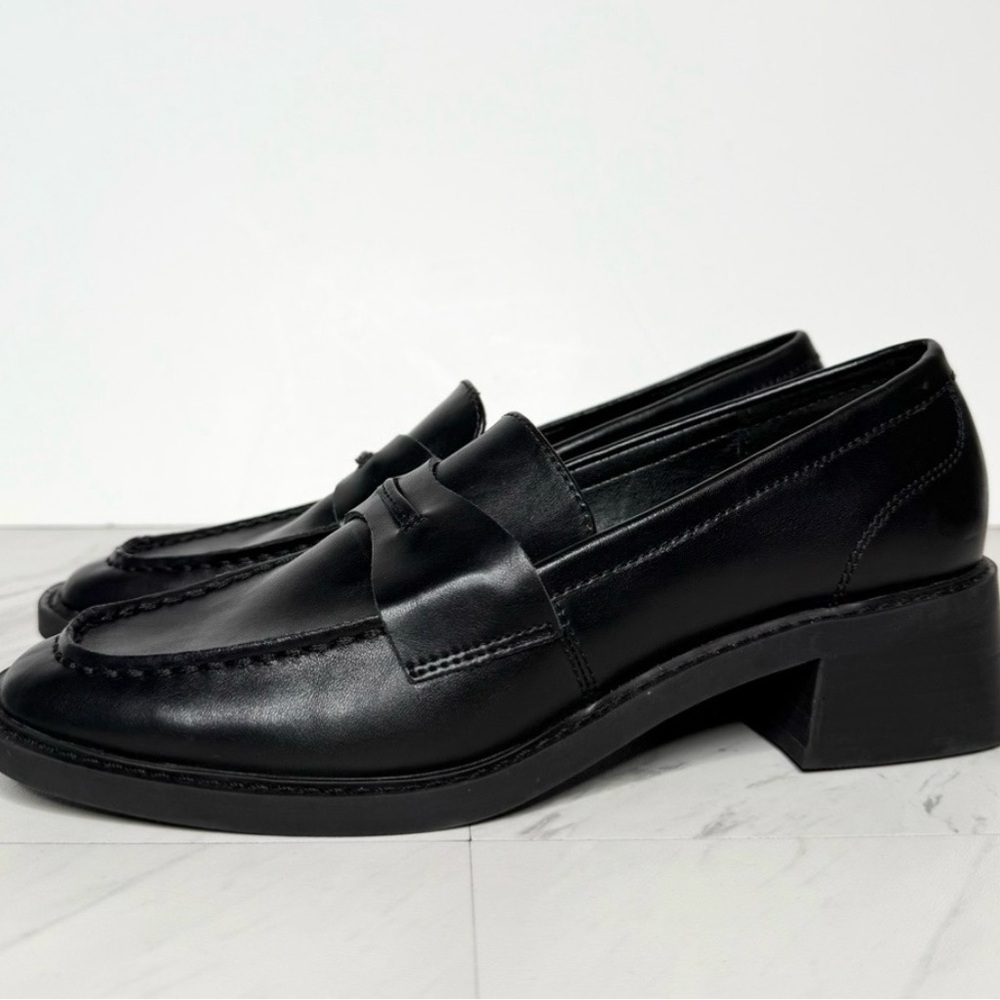 Steve Madden Black Loafers